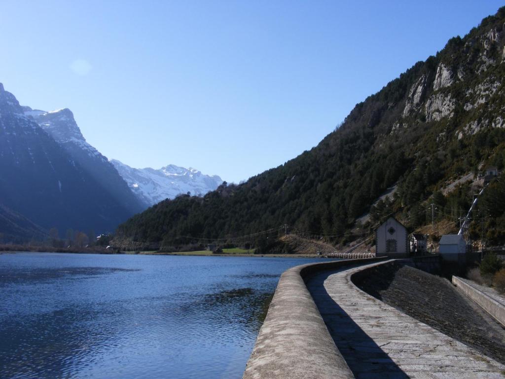 ホテル Meson De Salinas Salinas de Bielsa エクステリア 写真